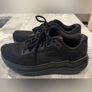 Brooks Black Ghost Max Running Sneakers